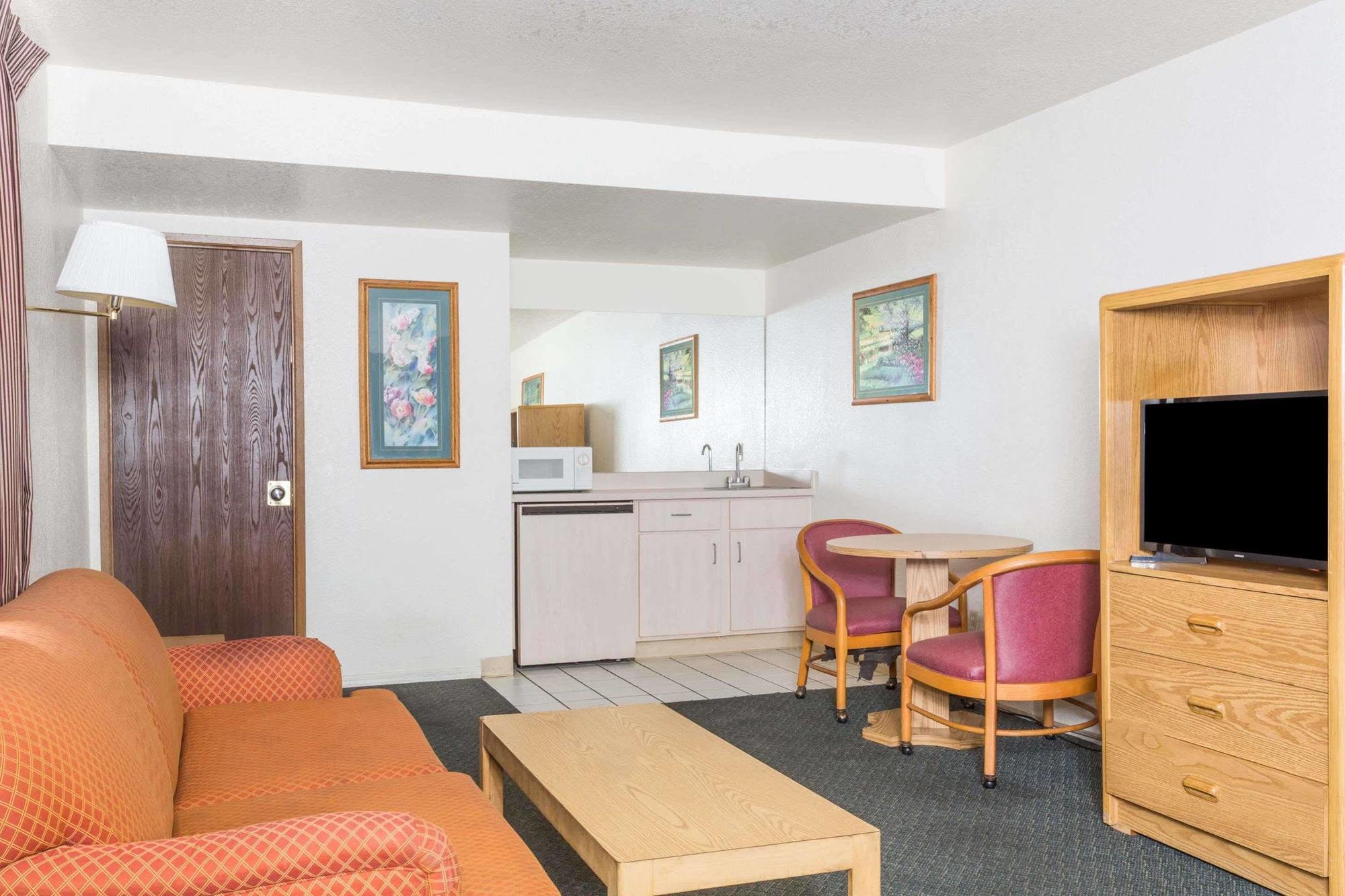 Super 8 By Wyndham Phoenix Metro North Exterior foto